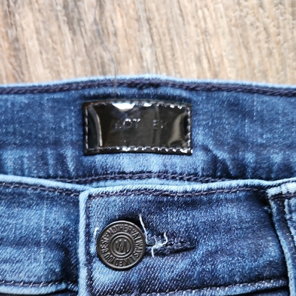 Mother Jeans The Weekender Fray Dark Wash Mint Condition Size 28 - Picture 3 of 9